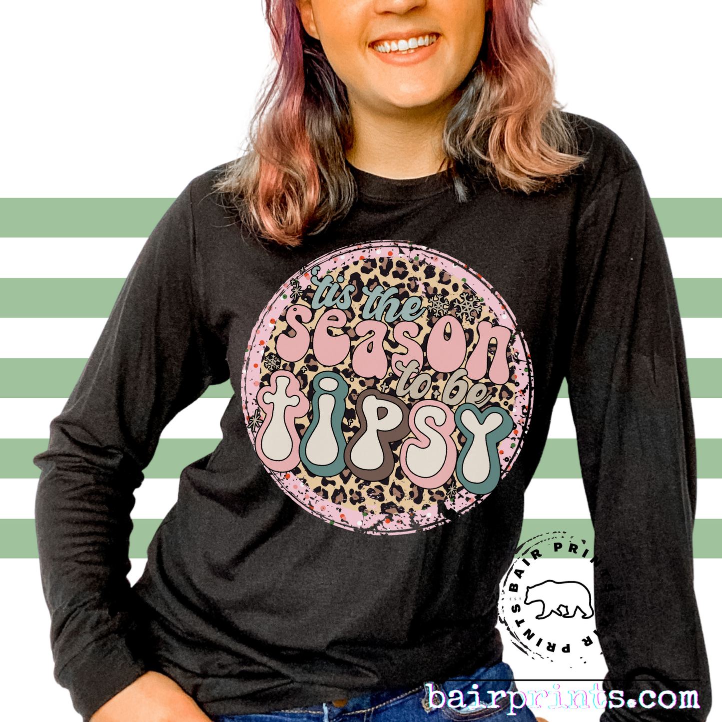 Tis the season to be tipsy. Funny Christmas shirt with leopard print